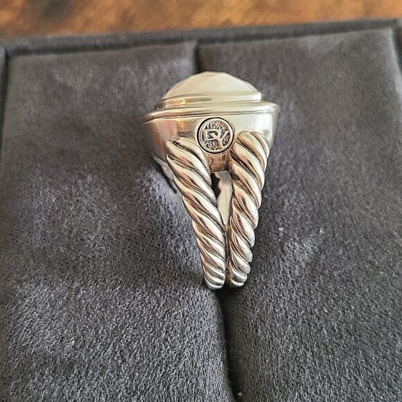 David Yurman Albion Ring w/ White Agate - 19mm - Size 7 - Picture 8 of 13